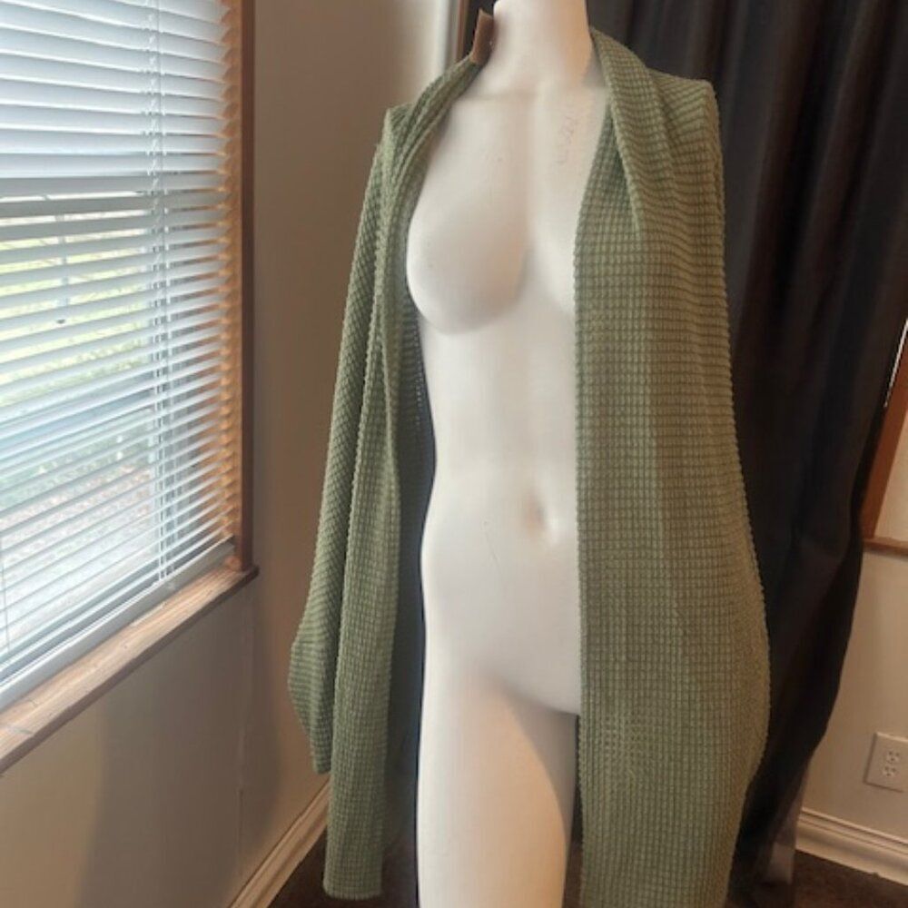 Vervet Sage Waffle Knit open cardigan, size L